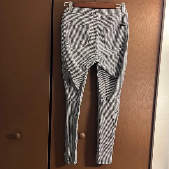 Black & white patterned jeggings - Picture 6 of 7